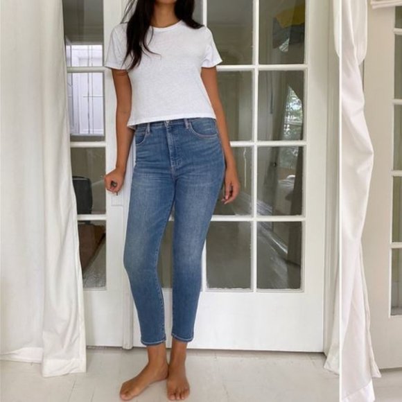 Aritzia Denim - The Lola High Rise Skinny 26L